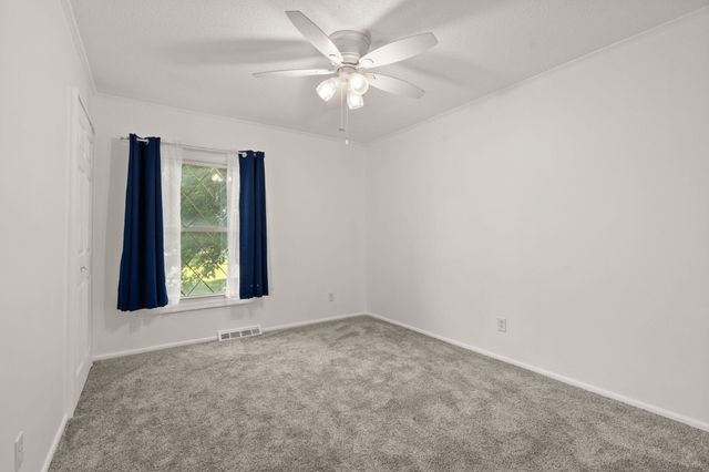 81 E Division Road, Valparaiso, IN 46383