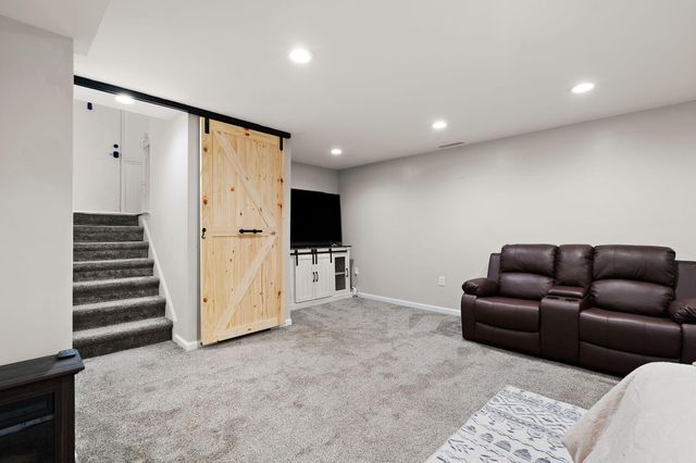 81 E Division Road, Valparaiso, IN 46383