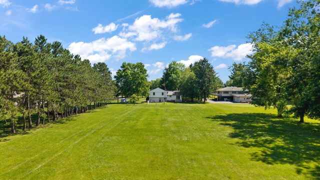 81 E Division Road, Valparaiso, IN 46383