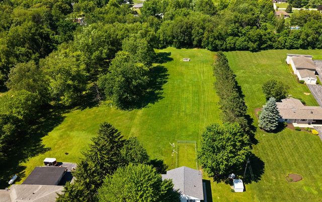 81 E Division Road, Valparaiso, IN 46383