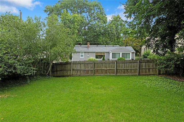 3316 W 75th Street, Prairie Village, KS 66208