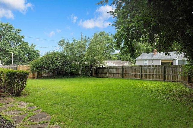 3316 W 75th Street, Prairie Village, KS 66208