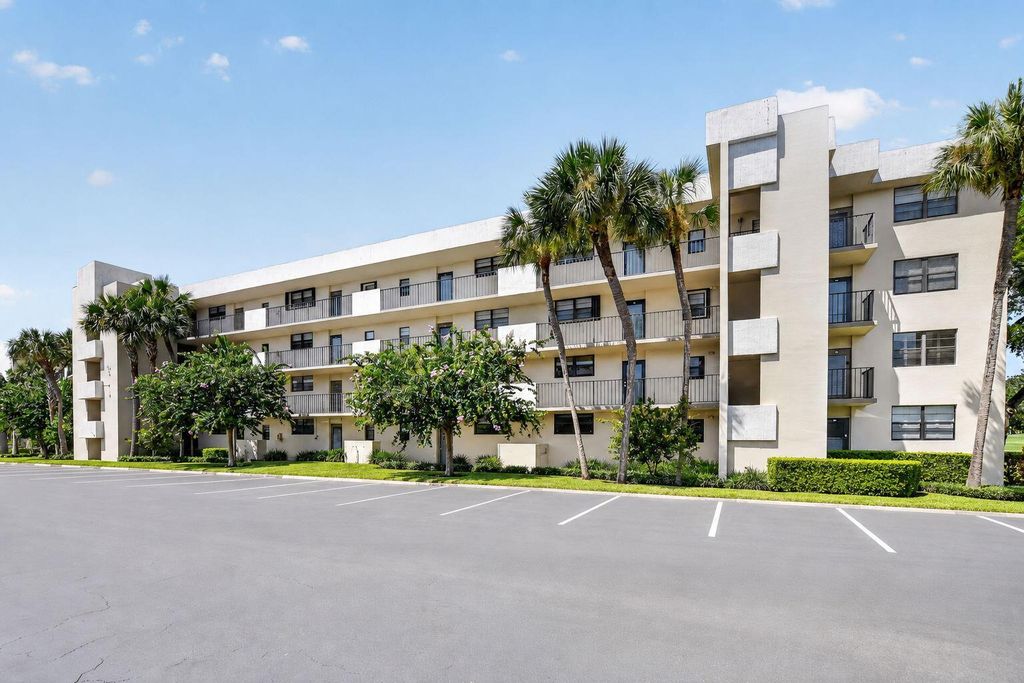 2460 DEER CREEK COUNTRY CLUB Boulevard 206-A, Deerfield Beach, FL 33442