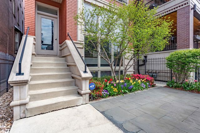 1126 W Fullerton Avenue 2, Chicago, IL 60614