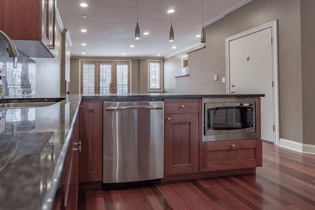 1126 W Fullerton Avenue 2, Chicago, IL 60614