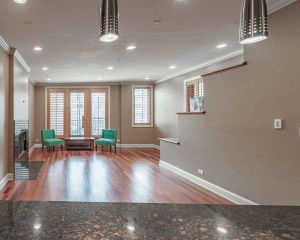 1126 W Fullerton Avenue 2, Chicago, IL 60614