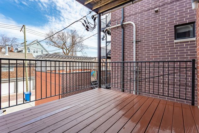 1126 W Fullerton Avenue 2, Chicago, IL 60614