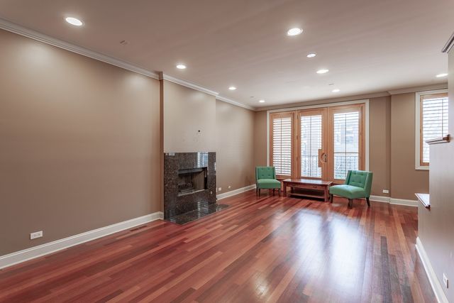 1126 W Fullerton Avenue 2, Chicago, IL 60614