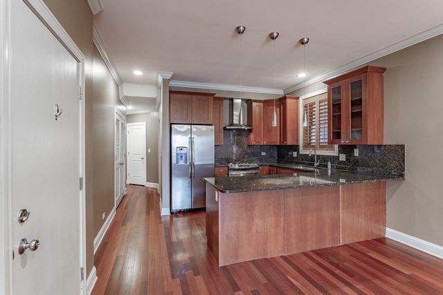 1126 W Fullerton Avenue 2, Chicago, IL 60614