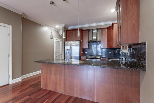 1126 W Fullerton Avenue 2, Chicago, IL 60614