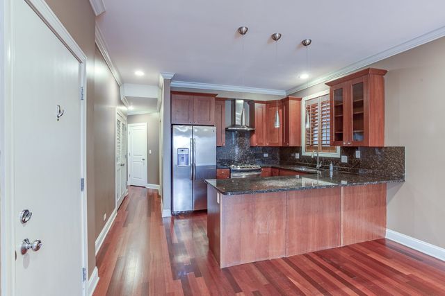 1126 W Fullerton Avenue 2, Chicago, IL 60614