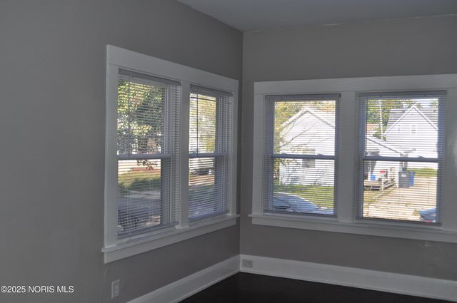 128 Carbon Street, Toledo, OH 43605