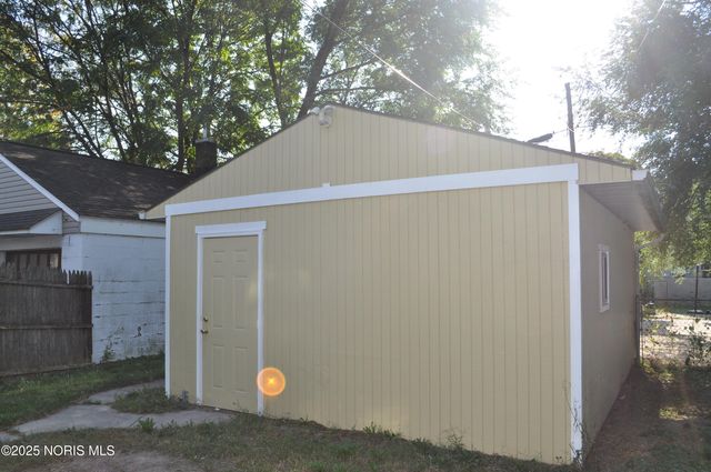 128 Carbon Street, Toledo, OH 43605