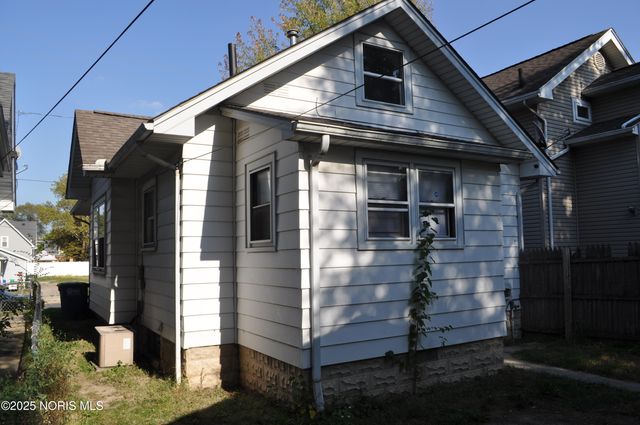 128 Carbon Street, Toledo, OH 43605