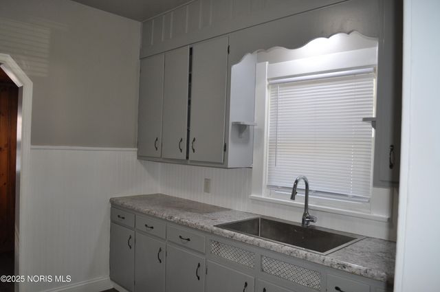 128 Carbon Street, Toledo, OH 43605