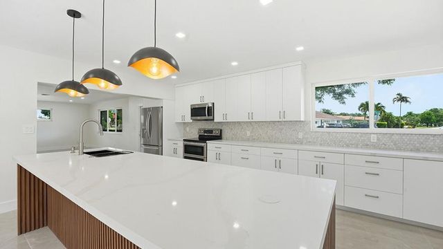 21020 Highland Lakes Boulevard, Miami, FL 33179