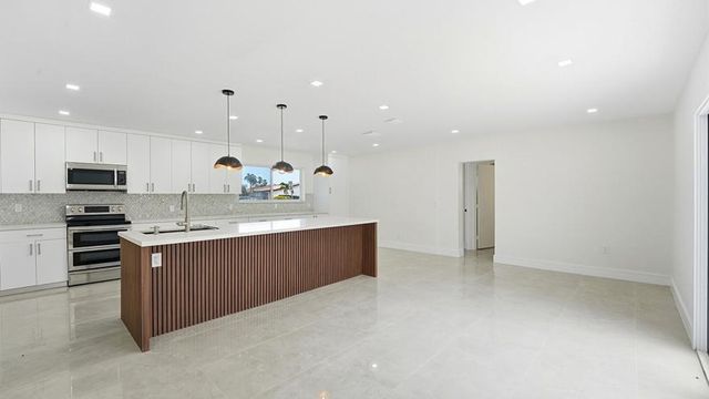 21020 Highland Lakes Boulevard, Miami, FL 33179