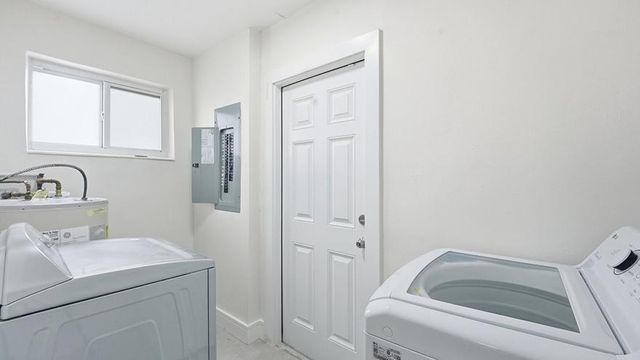 21020 Highland Lakes Boulevard, Miami, FL 33179