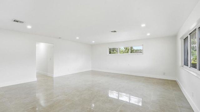 21020 Highland Lakes Boulevard, Miami, FL 33179