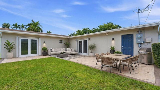 21020 Highland Lakes Boulevard, Miami, FL 33179
