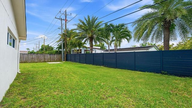 21020 Highland Lakes Boulevard, Miami, FL 33179