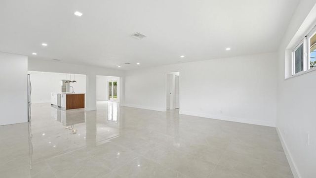 21020 Highland Lakes Boulevard, Miami, FL 33179