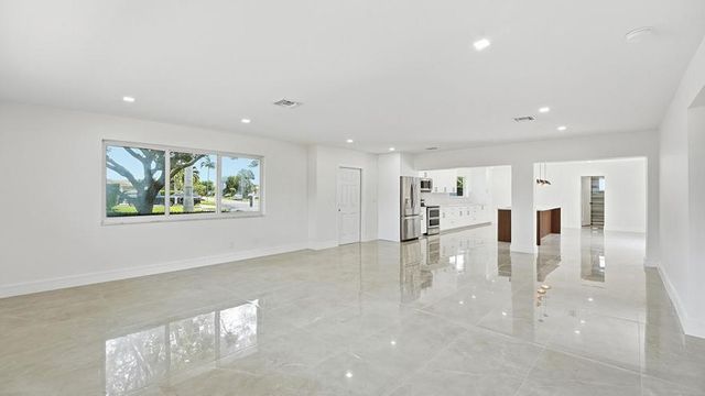 21020 Highland Lakes Boulevard, Miami, FL 33179