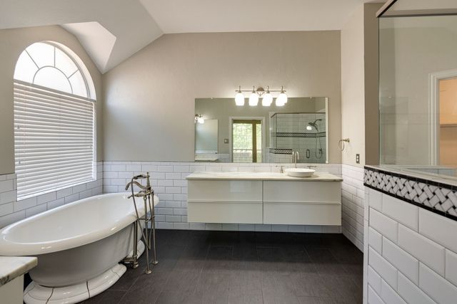 704 Glendale Drive, Keller, TX 76248