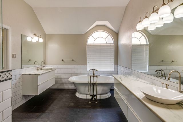 704 Glendale Drive, Keller, TX 76248