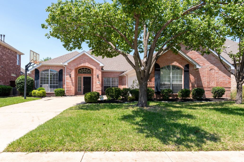 704 Glendale Drive, Keller, TX 76248