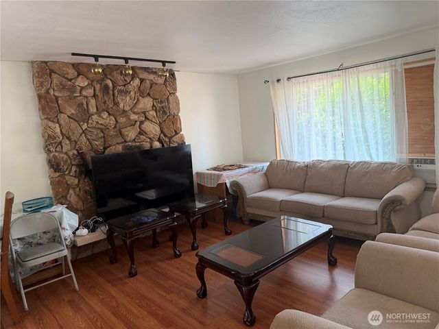 29754 4th Avenue S, Federal Way, WA 98023