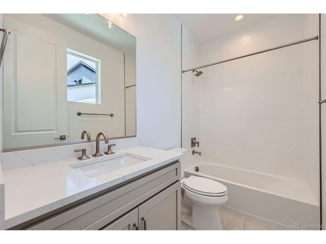 10898 E Hinsdale Cir, Centennial, CO 80112