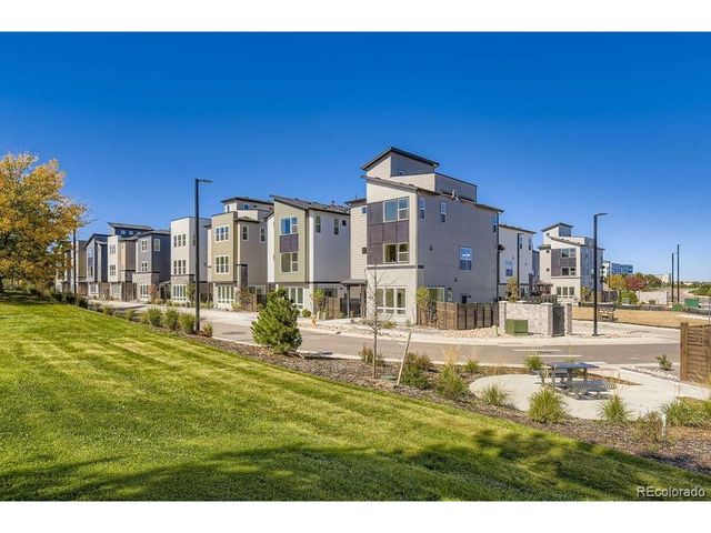 10898 E Hinsdale Cir, Centennial, CO 80112