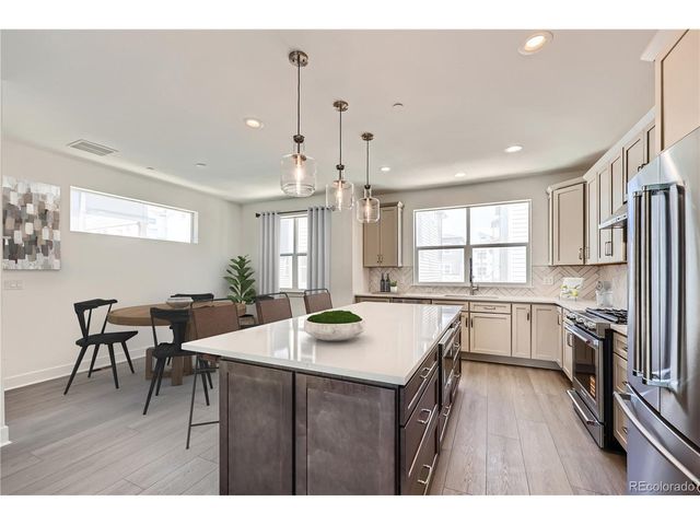 10898 E Hinsdale Cir, Centennial, CO 80112