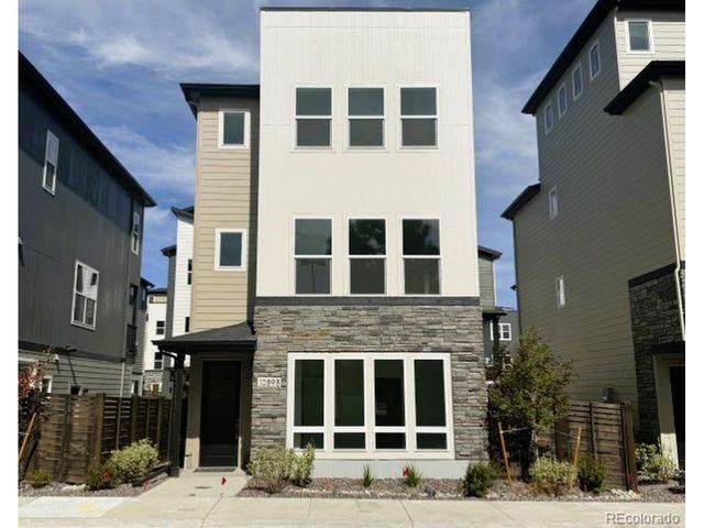 10898 E Hinsdale Cir, Centennial, CO 80112