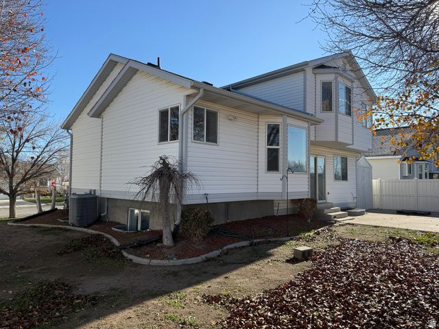 5902 S TROWBRIDGE WAY, Kearns, UT 84118