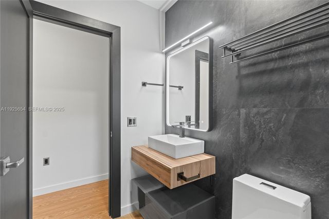 1745 NW 151st St, Miami Gardens, FL 33054