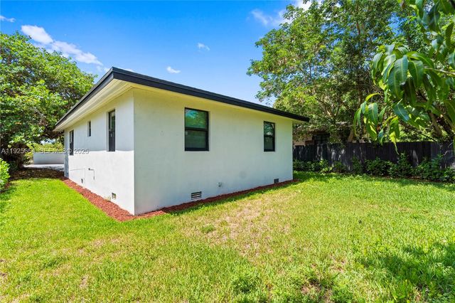 1745 NW 151st St, Miami Gardens, FL 33054