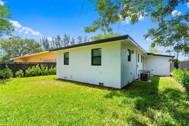 1745 NW 151st St, Miami Gardens, FL 33054