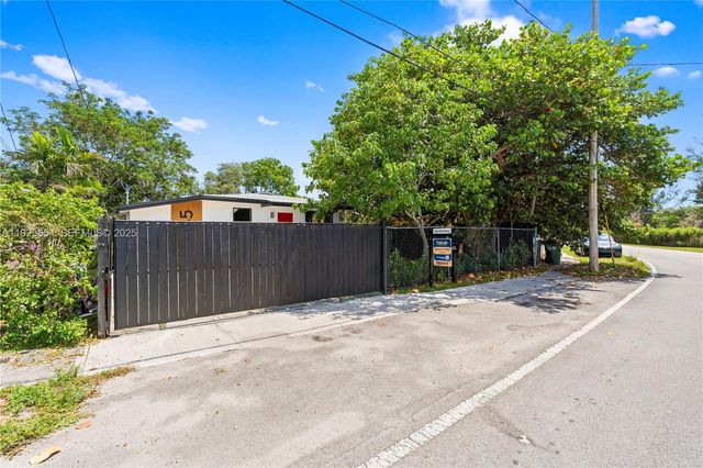 1745 NW 151st St, Miami Gardens, FL 33054