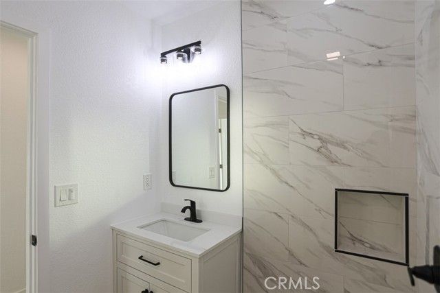 11114 Willowbrook Avenue, Los Angeles, CA 90059