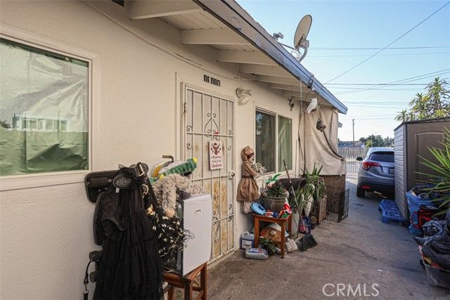 11114 Willowbrook Avenue, Los Angeles, CA 90059