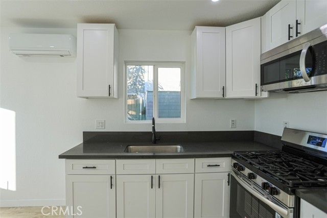 11114 Willowbrook Avenue, Los Angeles, CA 90059