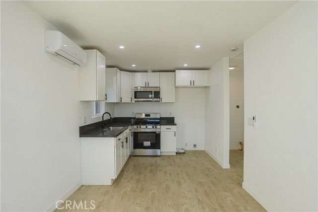 11114 Willowbrook Avenue, Los Angeles, CA 90059