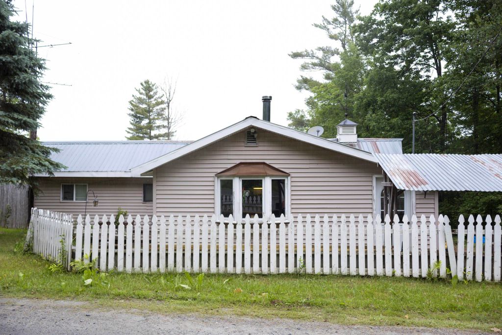 40 Barton Road, Piermont, NH 03779