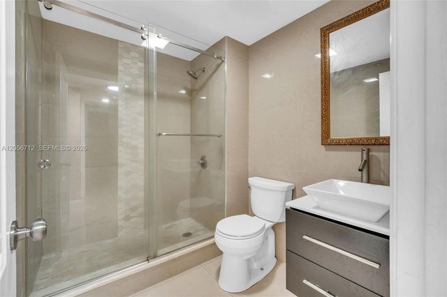 4848 NW 24th Ct 118, Lauderdale Lakes, FL 33313