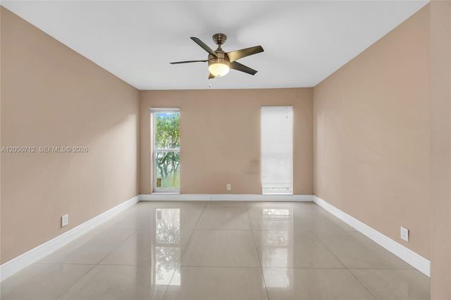 4848 NW 24th Ct 118, Lauderdale Lakes, FL 33313