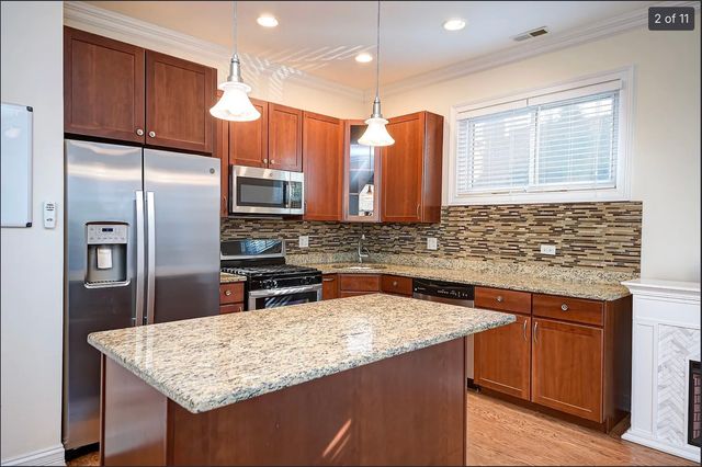 653 W Barry Avenue 1S, Chicago, IL 60657