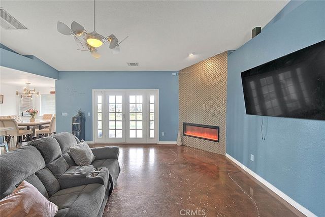 11077 Valle Vista Road, Phelan, CA 92371