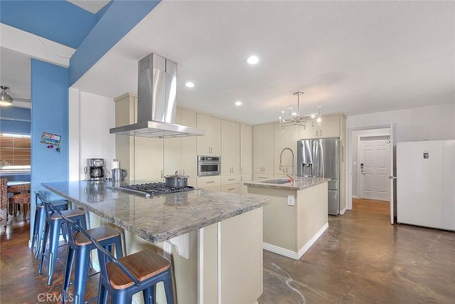 11077 Valle Vista Road, Phelan, CA 92371